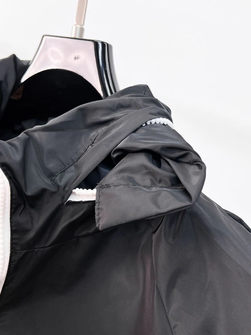 Moncler Outwear TimelessDesign 141863