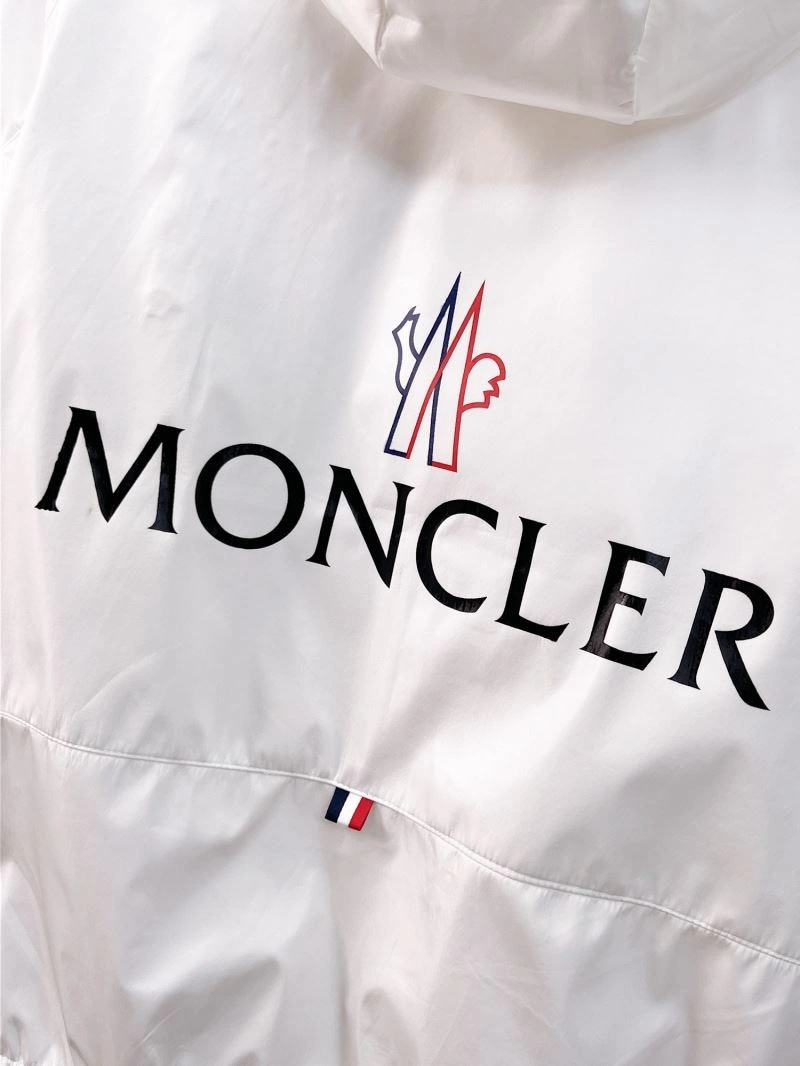 SmoothTexture Moncler Outwear 141858