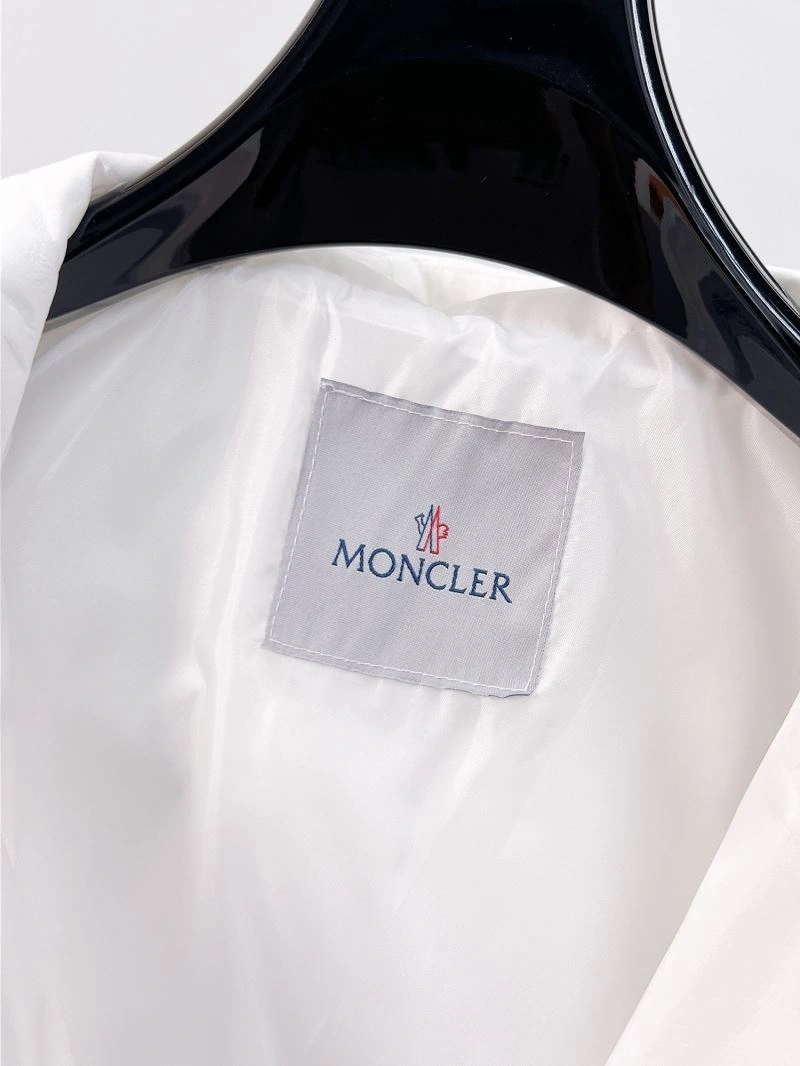 SmoothTexture Moncler Outwear 141858