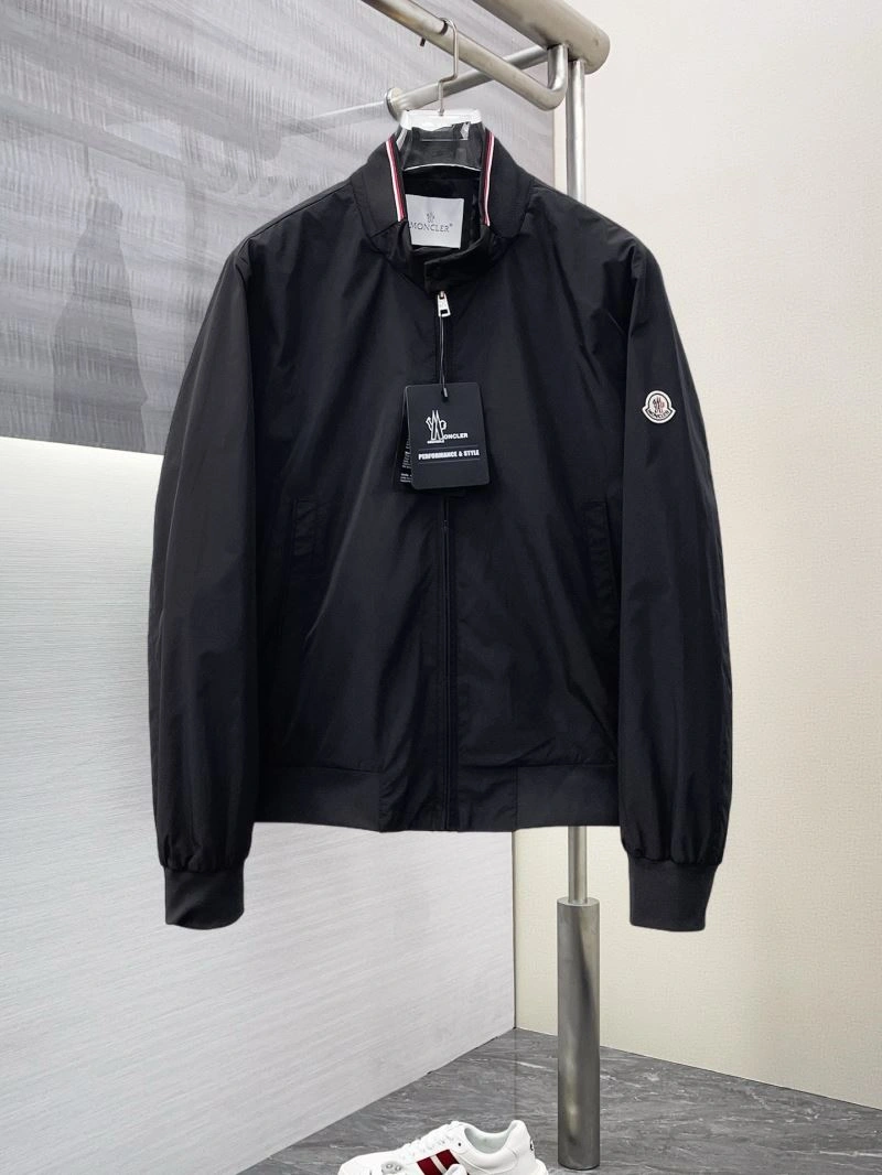 Classic Moncler Outwear 141856