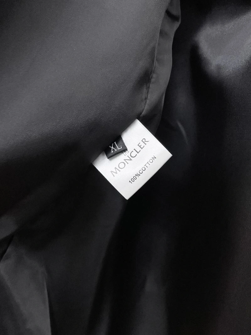Classic Moncler Outwear 141856