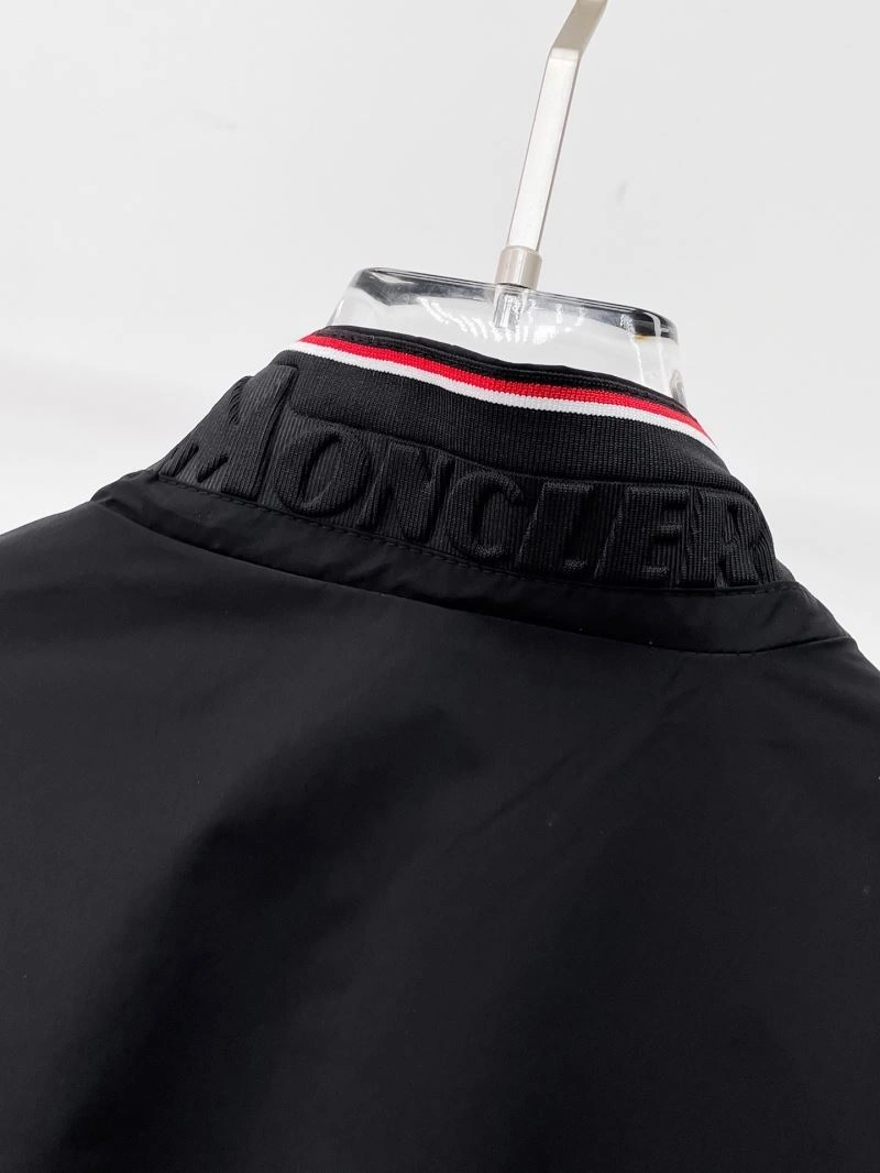 Classic Moncler Outwear 141856