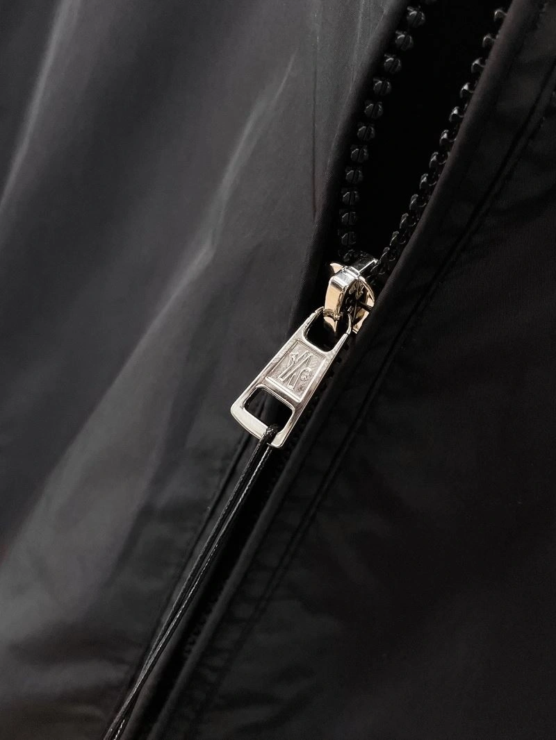 Classic Moncler Outwear 141856