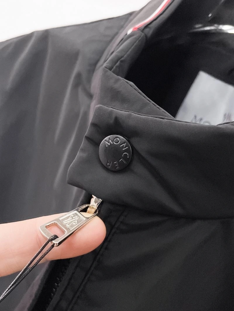 Classic Moncler Outwear 141856