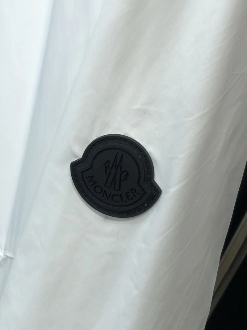 Moncler Outwear SmartChoice 141853
