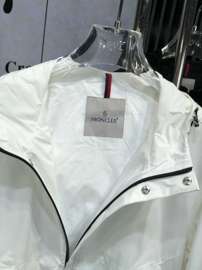 Moncler Outwear SmartChoice 141853