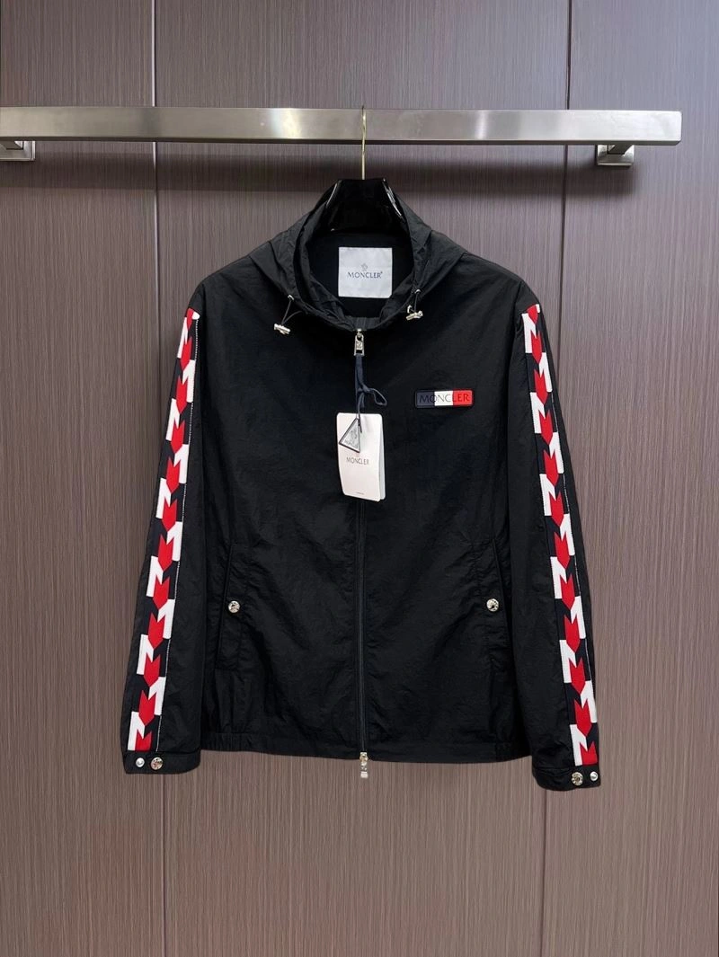 Moncler Outwear Lightweight 141850