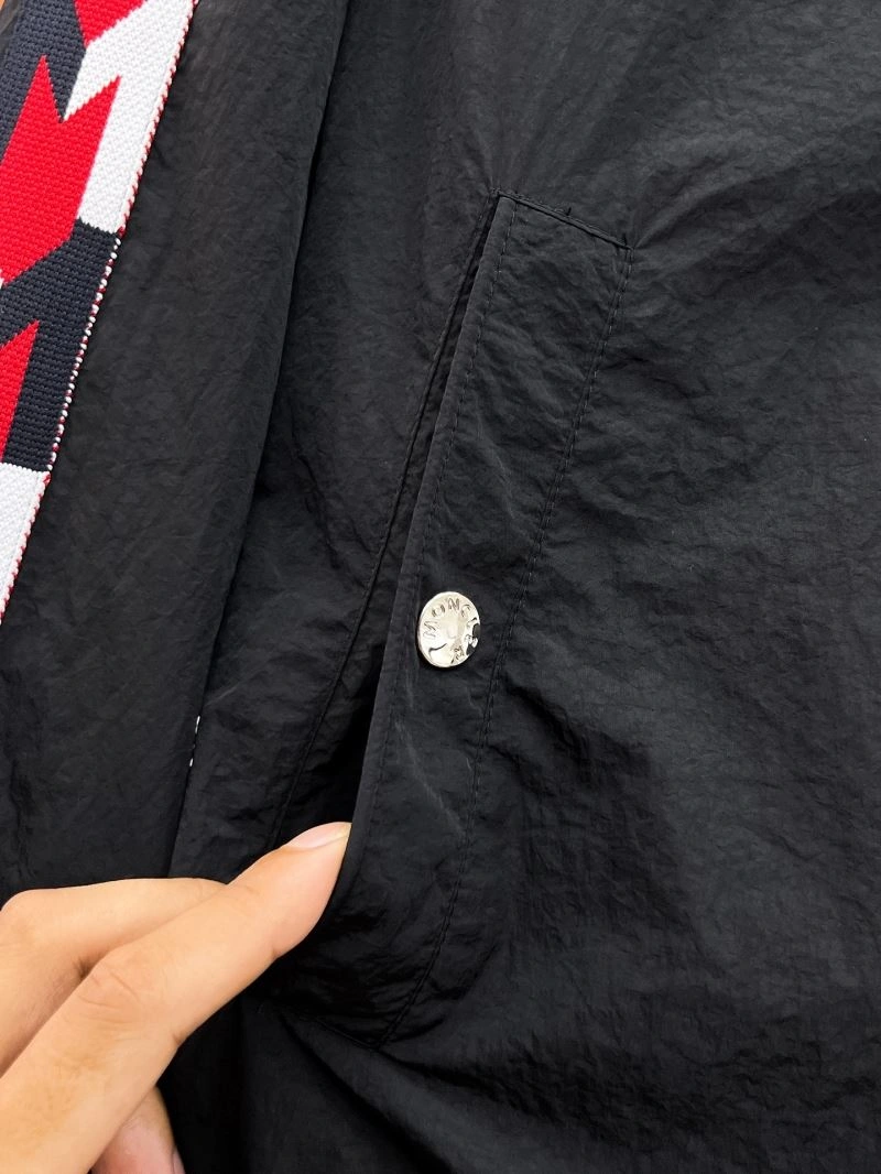 Moncler Outwear Lightweight 141850