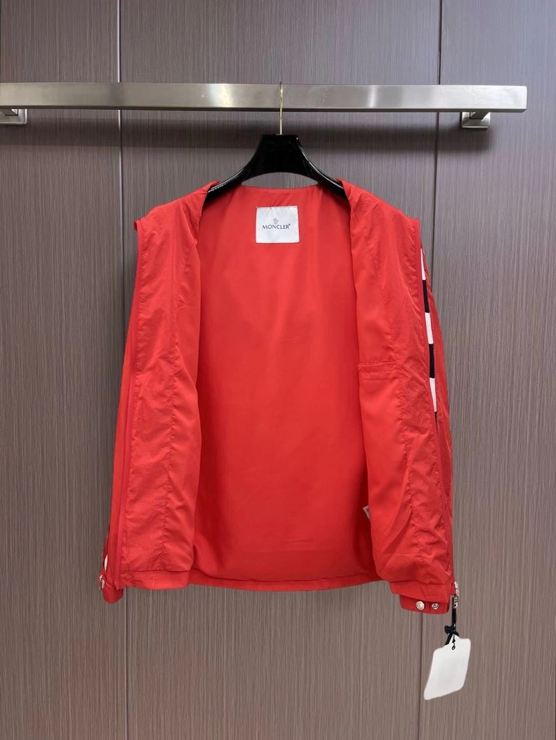 Moncler Outwear Versatile 141847