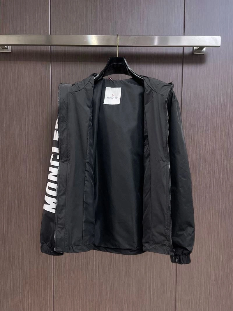 ZipUp Moncler Outwear 141825