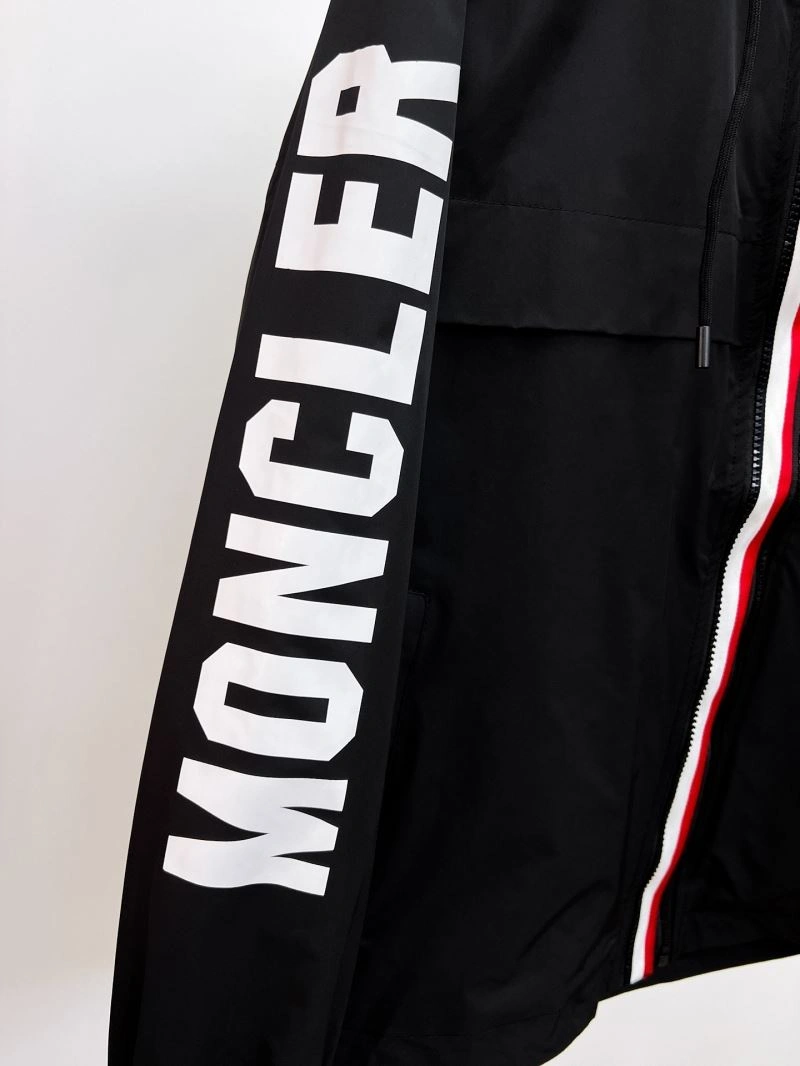ZipUp Moncler Outwear 141825