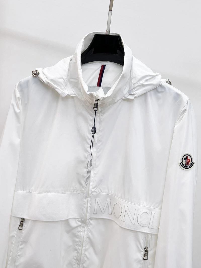 Moncler Outwear WaterResistant 141839