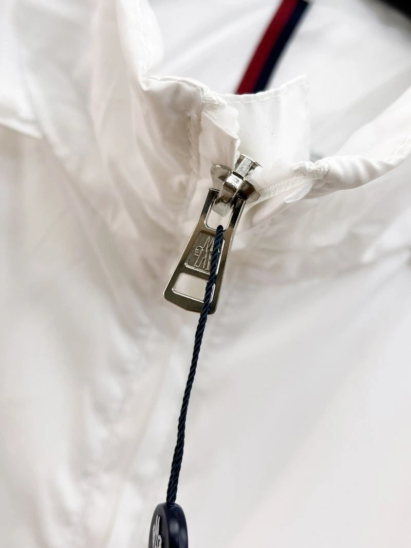 Moncler Outwear WaterResistant 141839