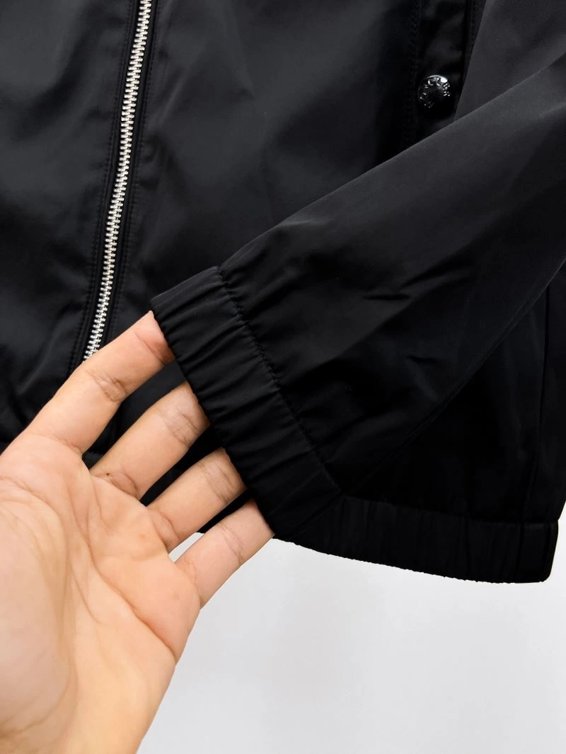 Sleek Moncler Outwear 141831