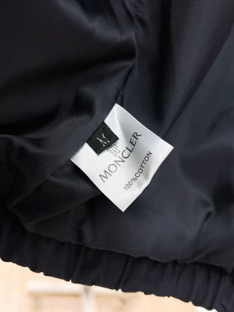 Moncler Outwear Fashionable 141835
