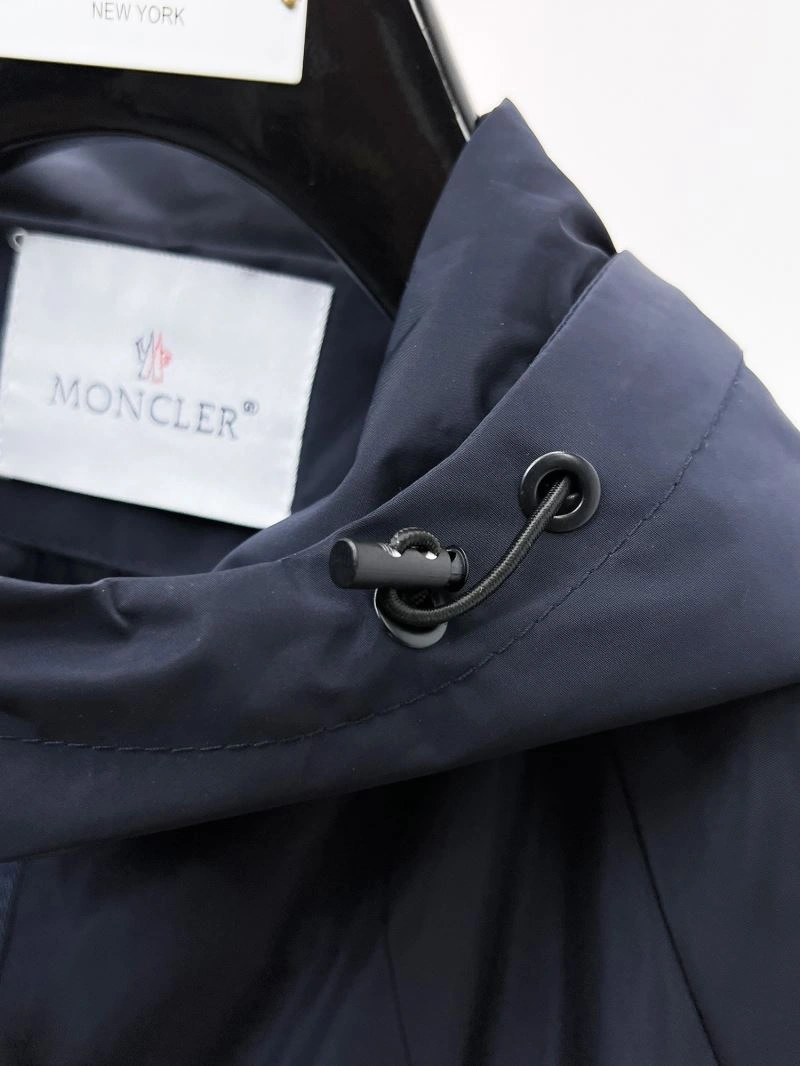 Moncler Outwear Fashionable 141835