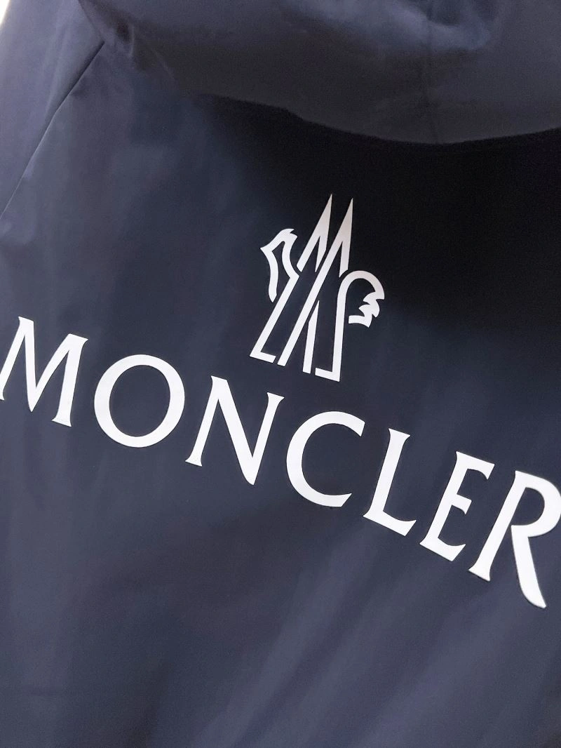 Moncler Outwear Fashionable 141835