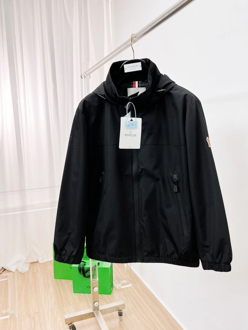 TechFriendly Moncler Outwear 141843