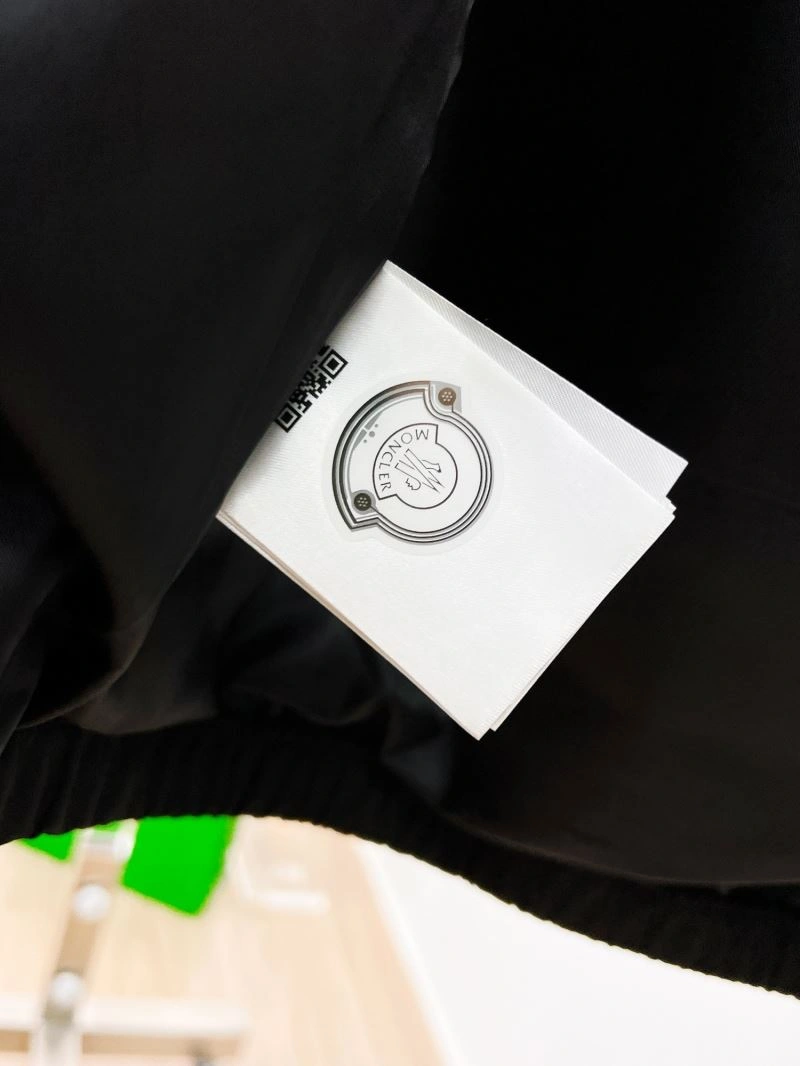 TechFriendly Moncler Outwear 141843