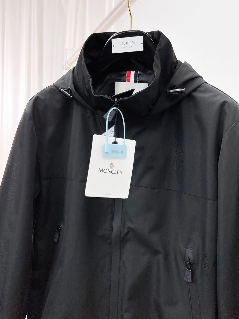 TechFriendly Moncler Outwear 141843