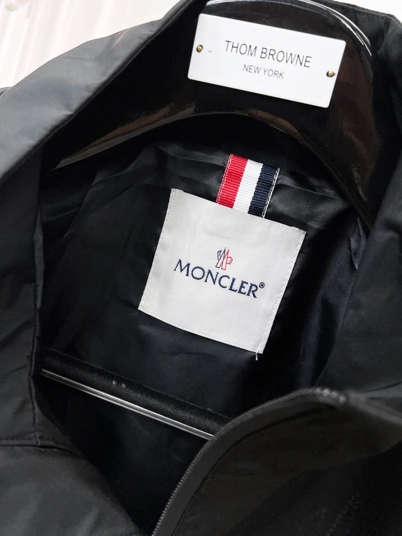 TechFriendly Moncler Outwear 141843