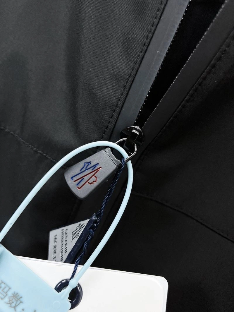 TechFriendly Moncler Outwear 141843