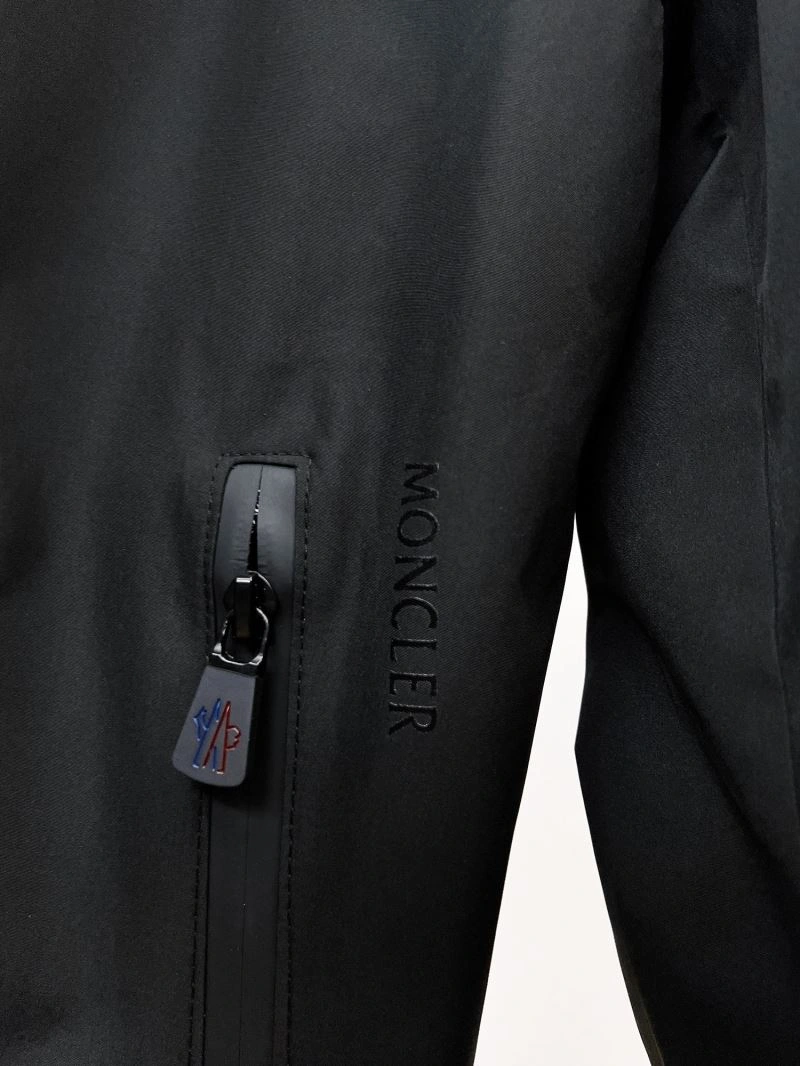 TechFriendly Moncler Outwear 141843
