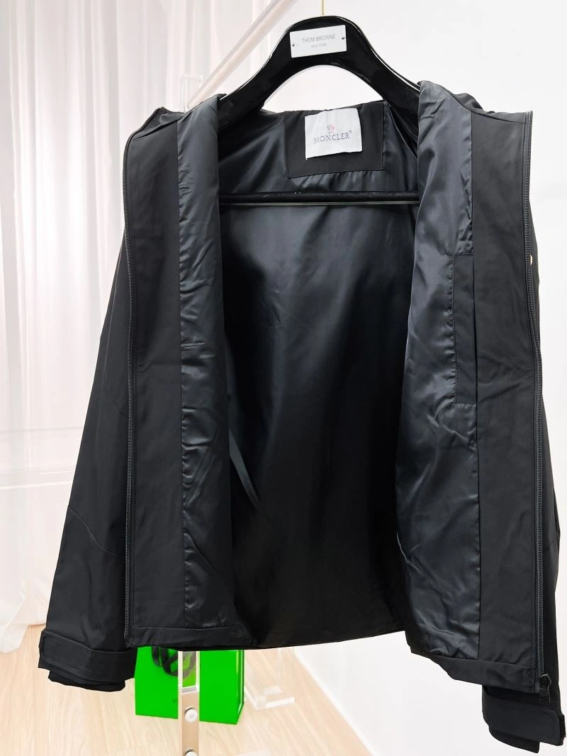 Moncler Outwear Sustainable 141836