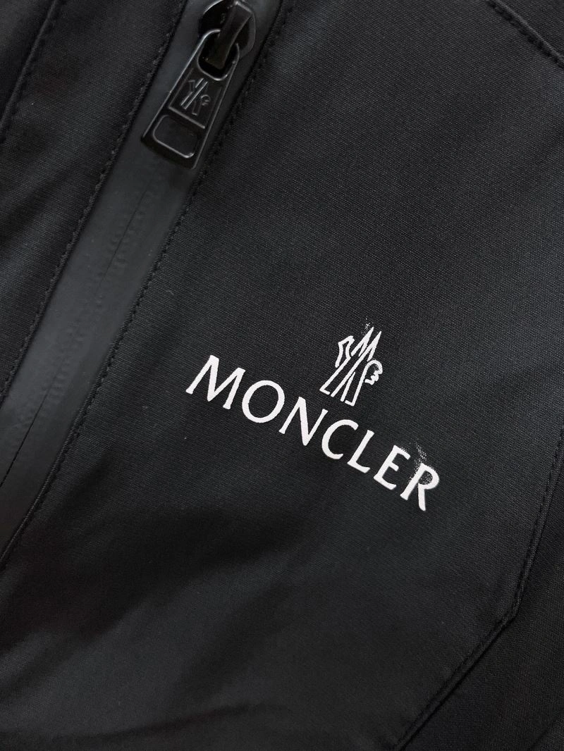 Moncler Outwear Sustainable 141836