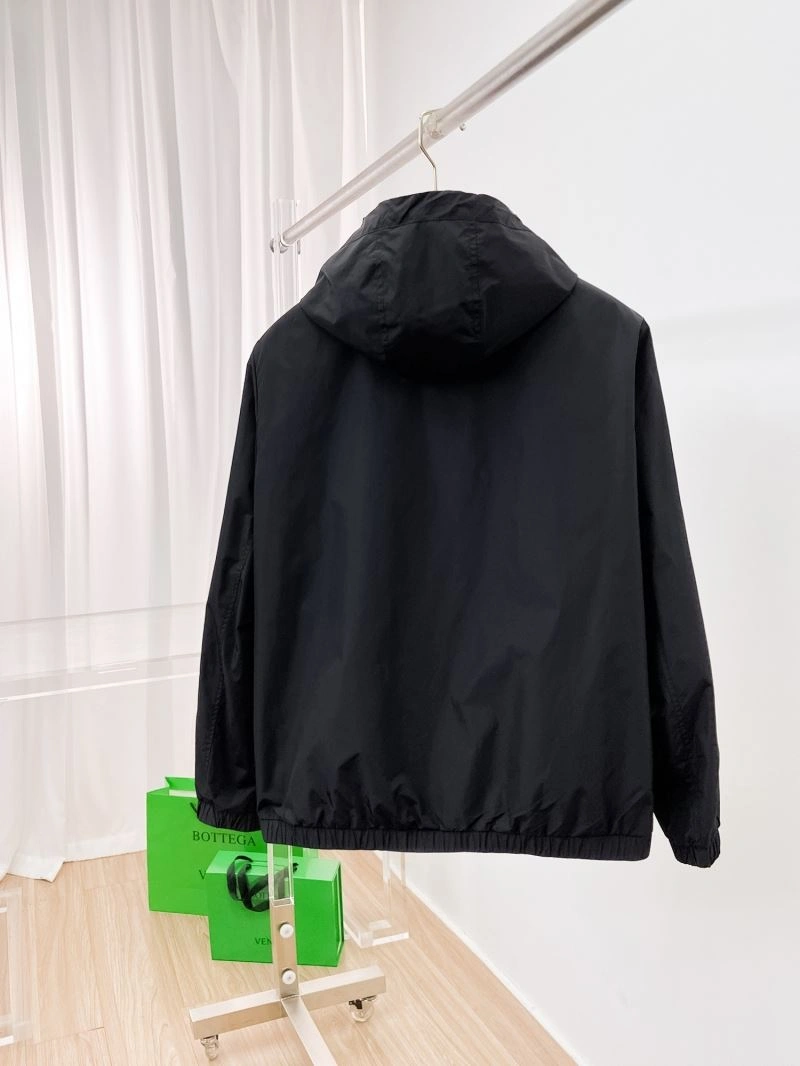 Trendsetting Moncler Outwear 141832