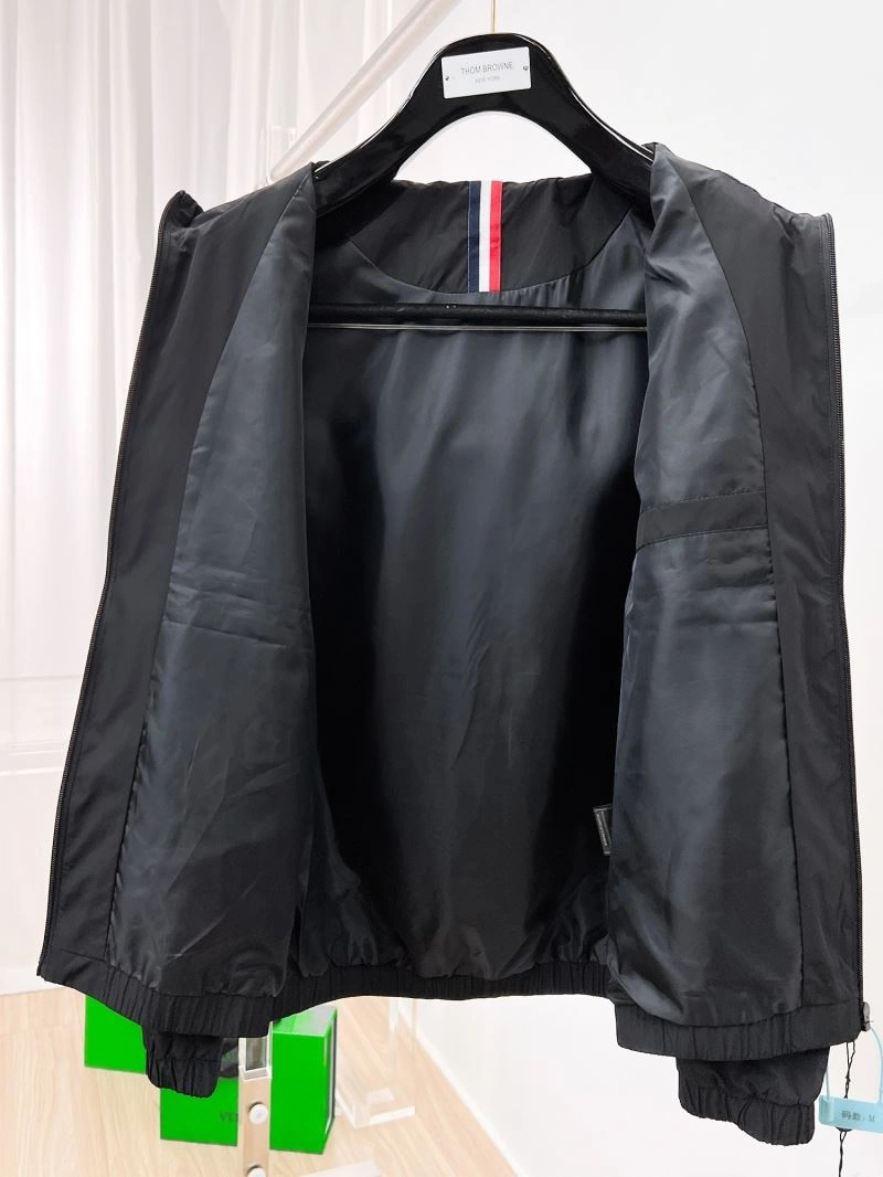 Trendsetting Moncler Outwear 141832