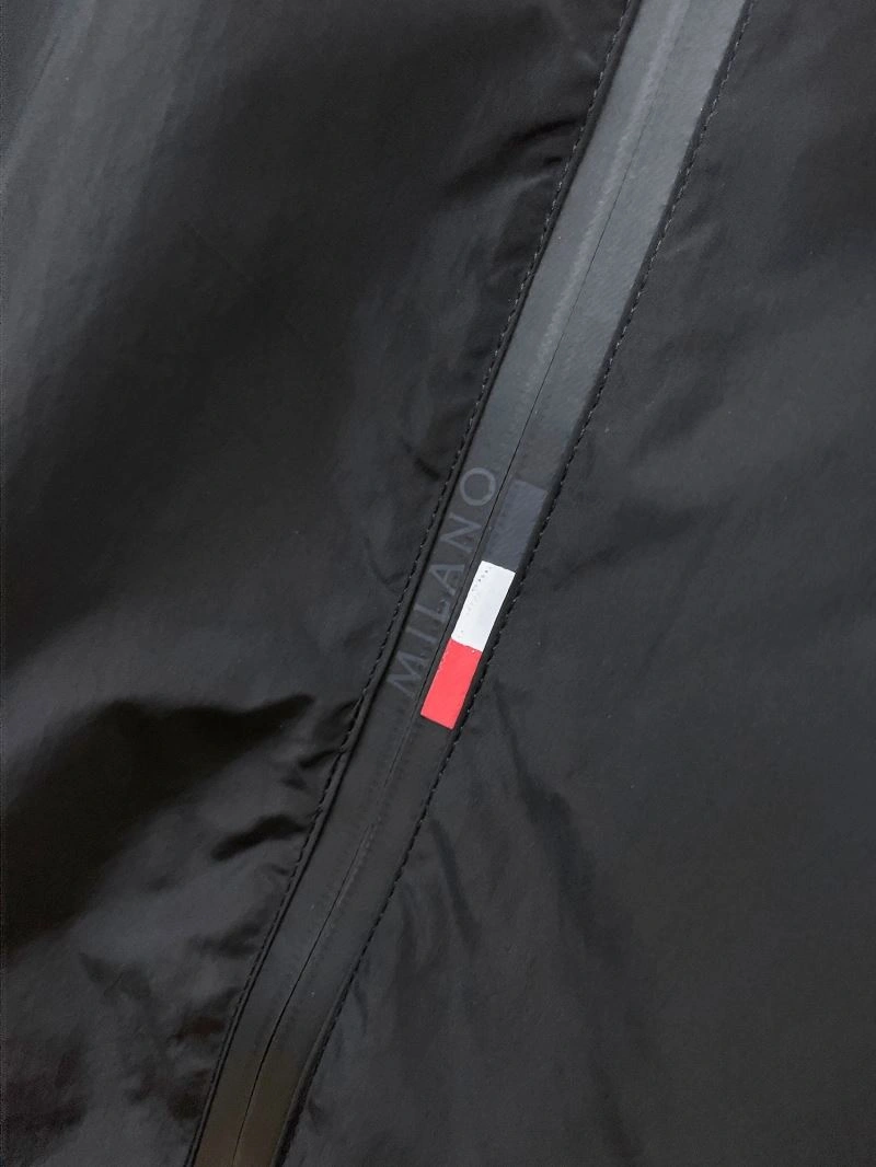 Trendsetting Moncler Outwear 141832