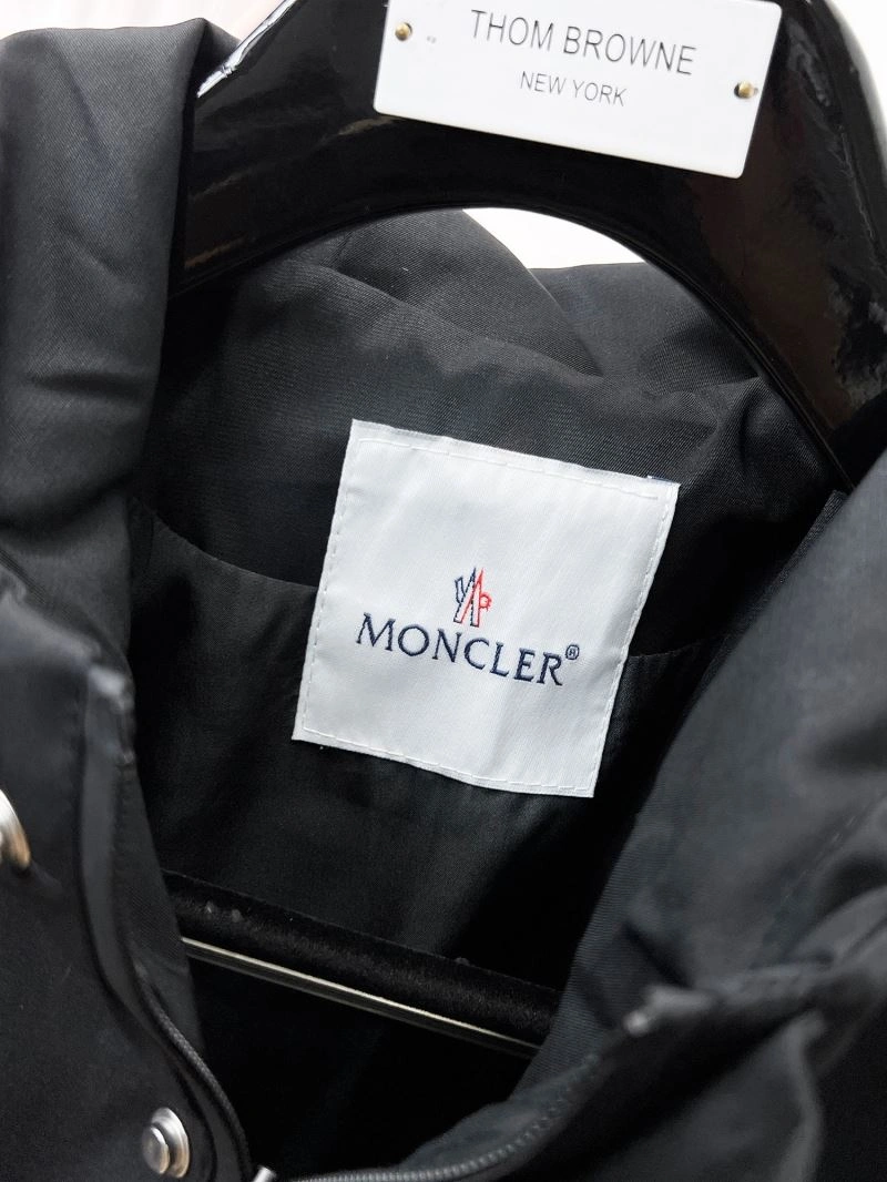Durable Moncler Outwear 141846