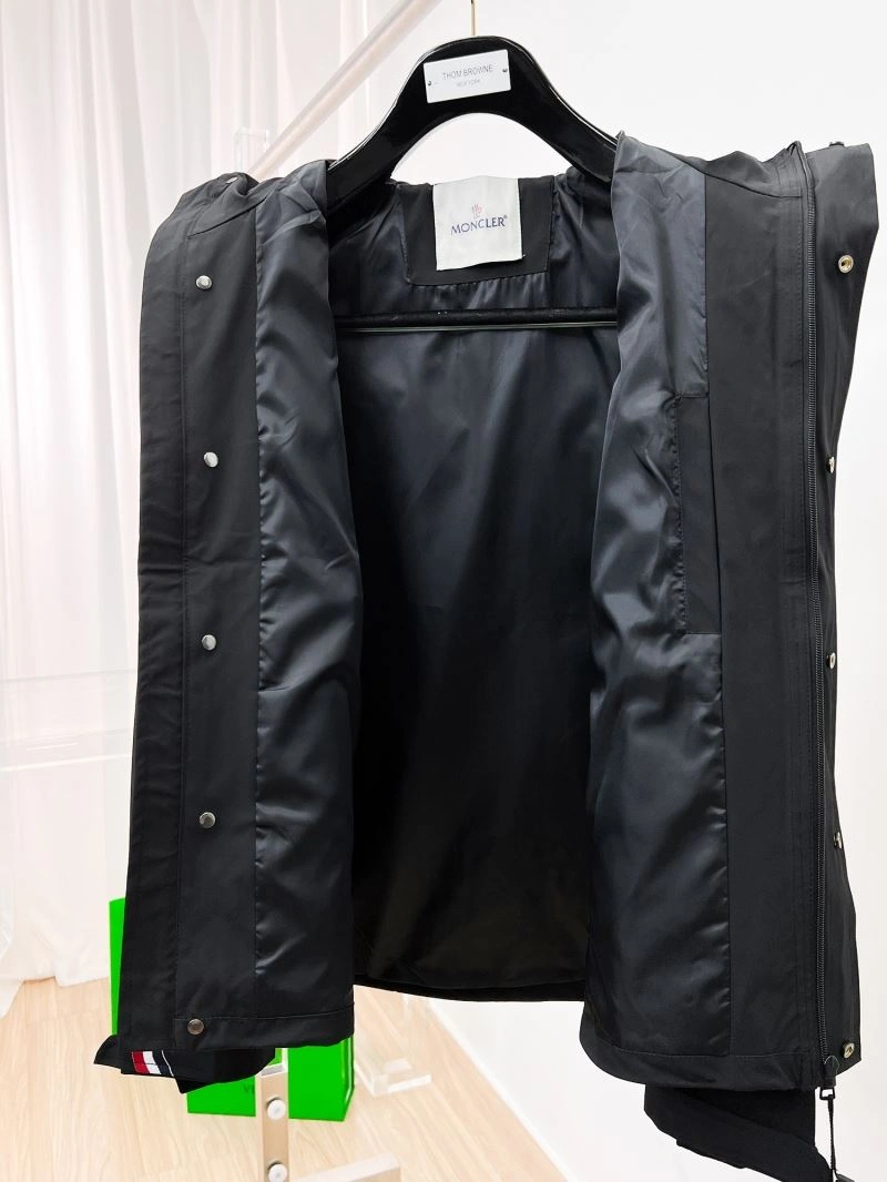 Bright Moncler Outwear 141844