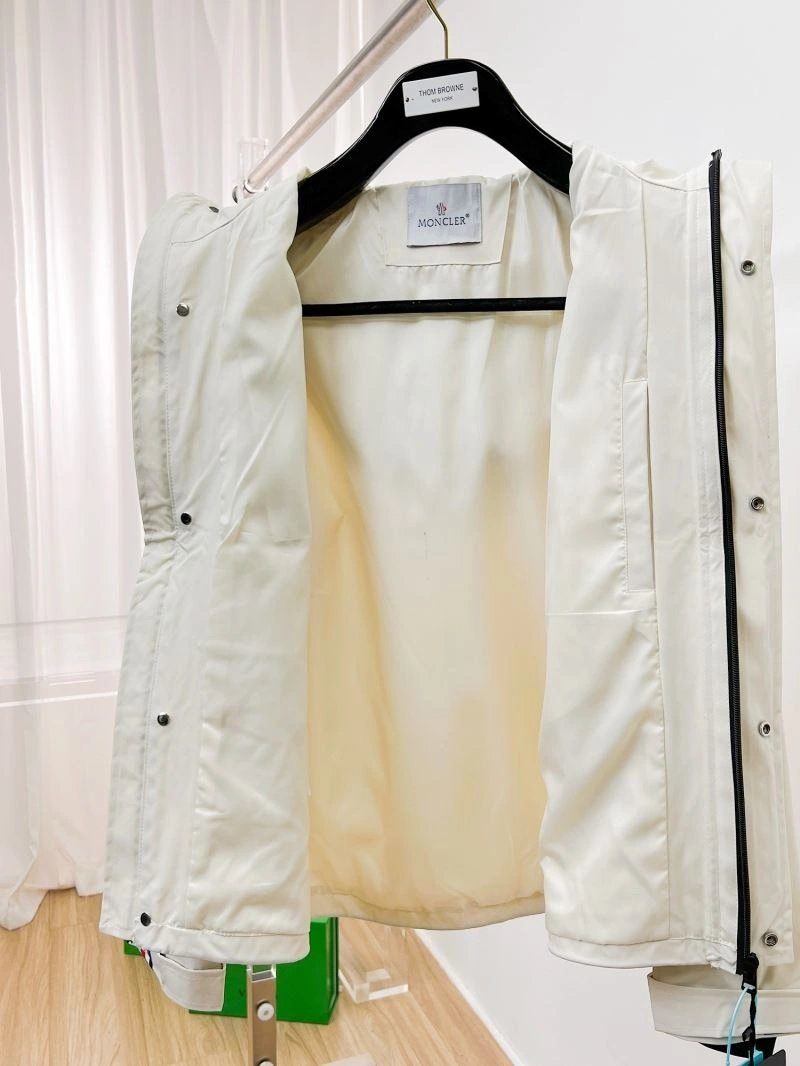 Moncler Outwear Packable 141838
