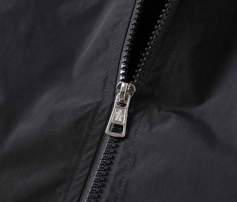 Moncler Outwear Breathable 141820