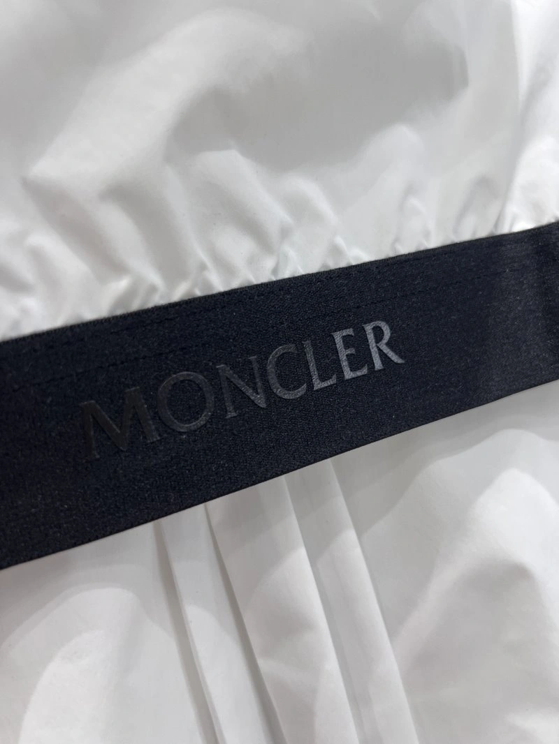 Moncler Outwear TopPick 139683