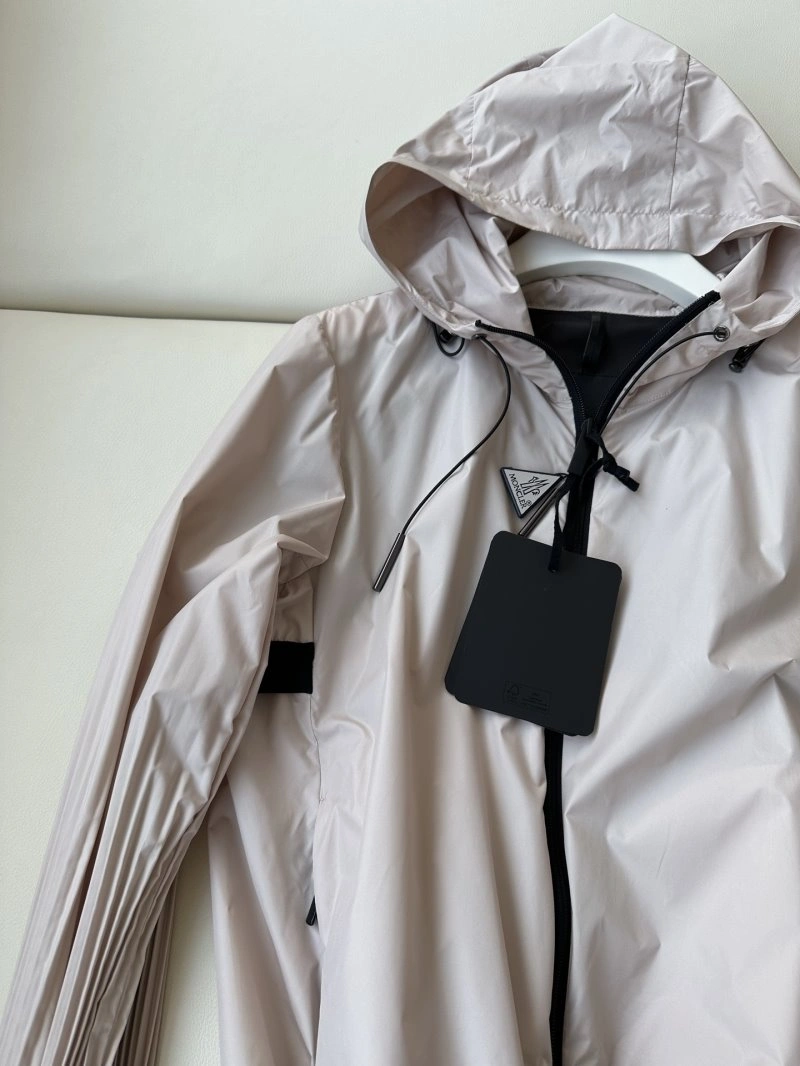 Contemporary Moncler Outwear 139675