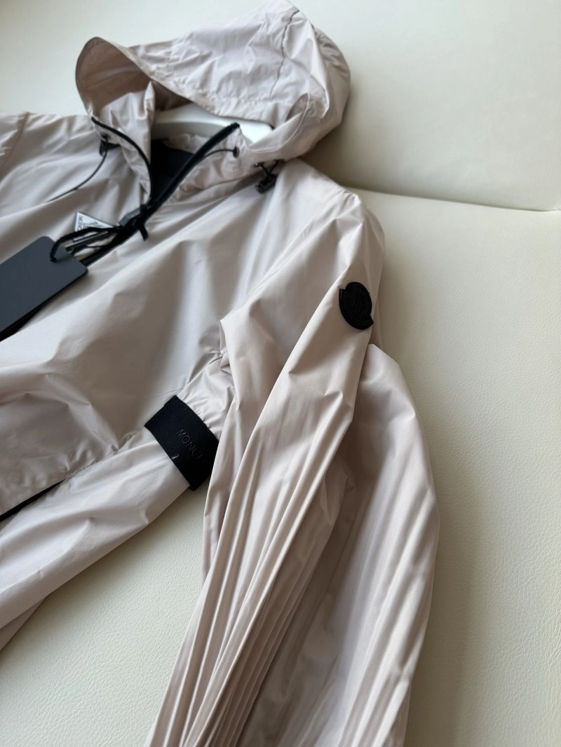 Contemporary Moncler Outwear 139675