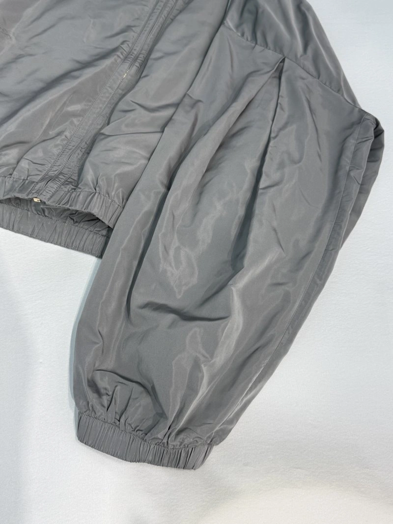 Moncler Outwear Chic 139680