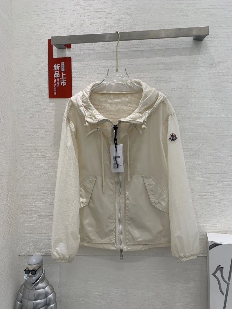Moncler Outwear Flexible 139820
