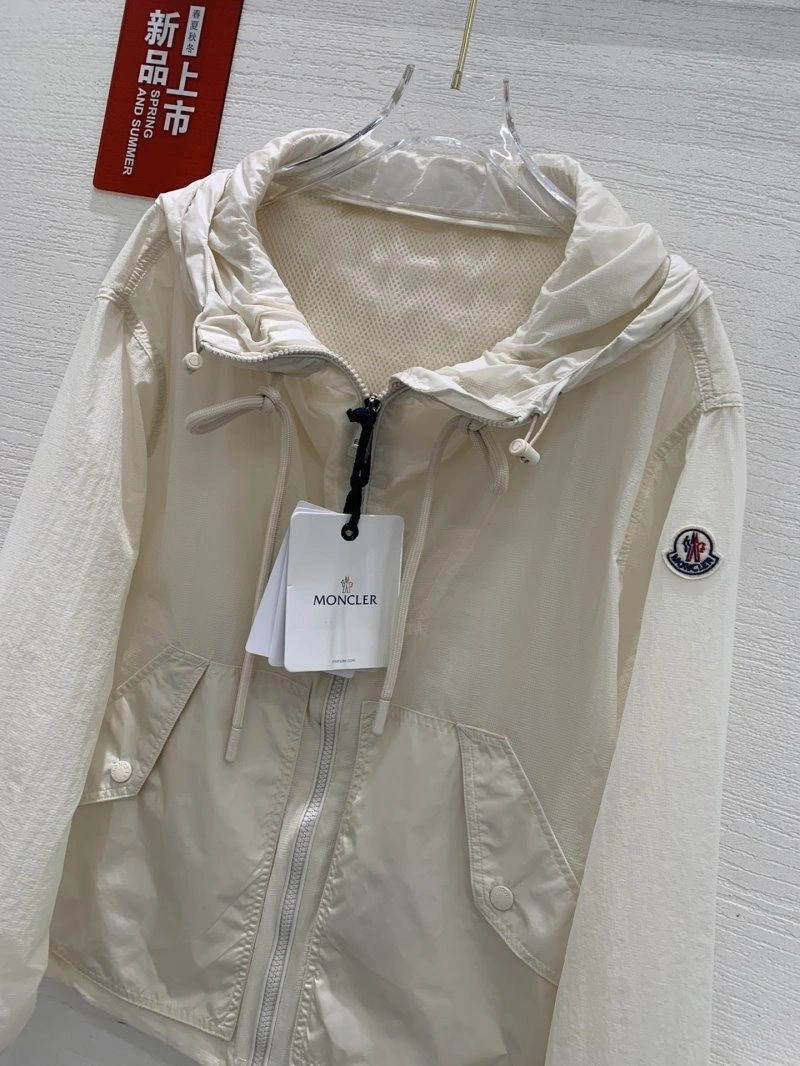 Moncler Outwear Flexible 139820