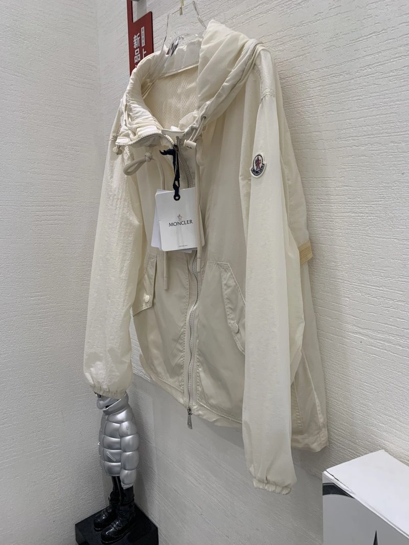 Moncler Outwear Flexible 139820
