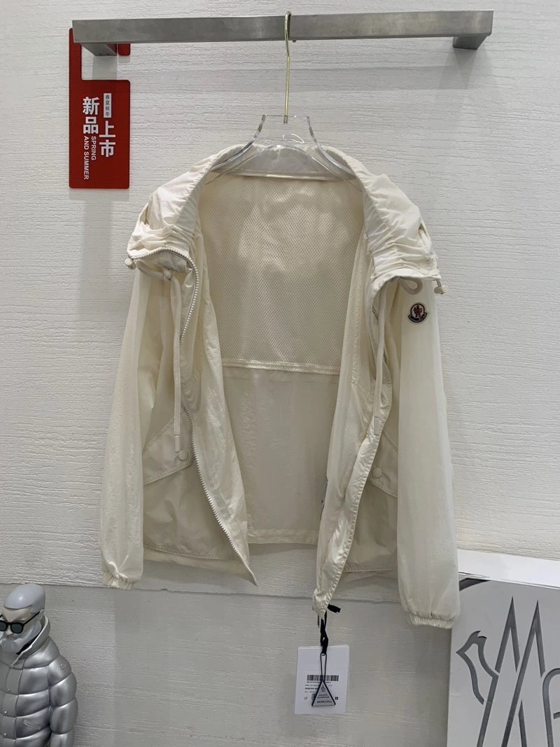 Moncler Outwear Flexible 139820