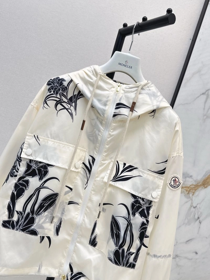 SmoothTexture Moncler Outwear 139620