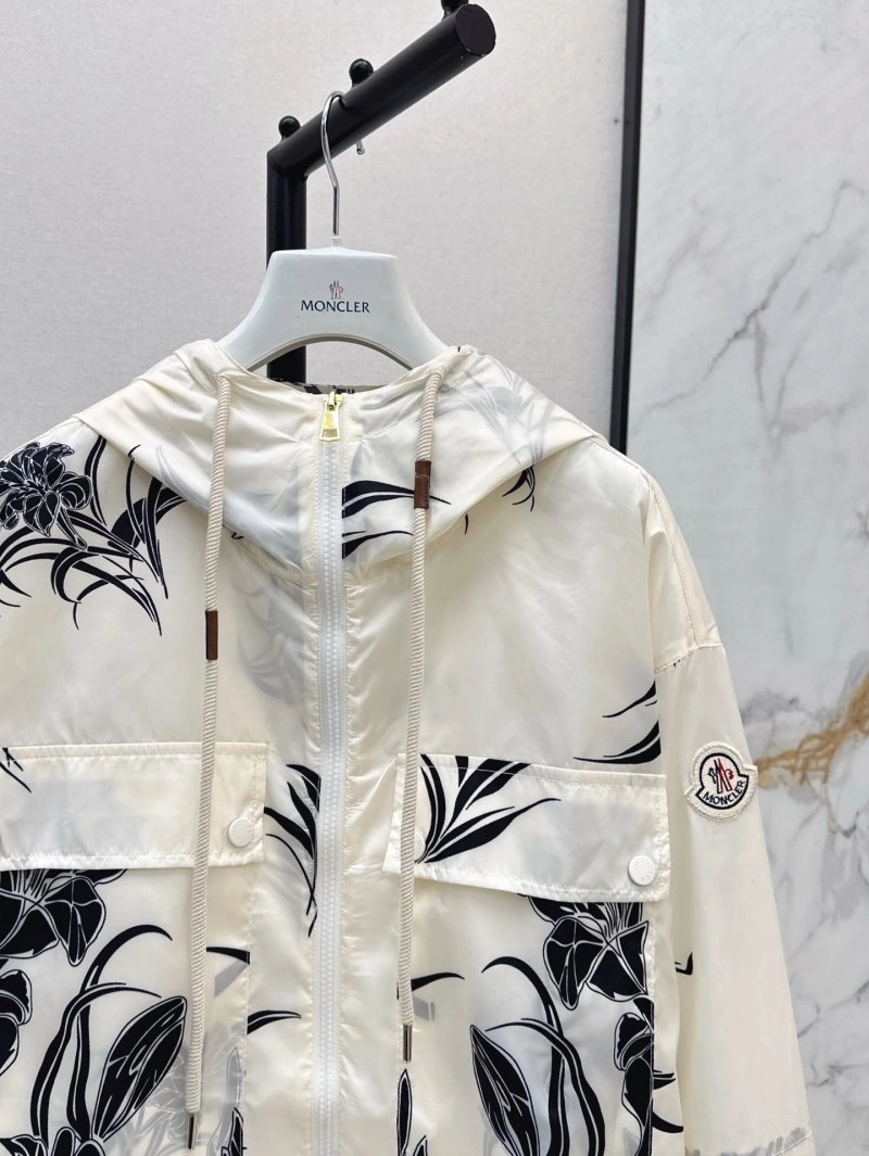 SmoothTexture Moncler Outwear 139620