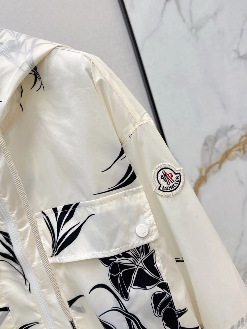 SmoothTexture Moncler Outwear 139620