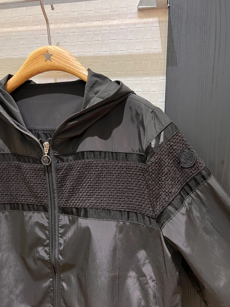 Moncler Outwear WeatherProof 139645