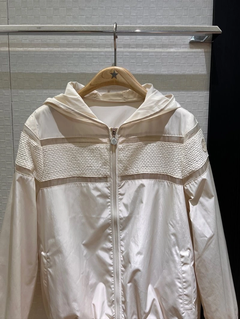 Breathable Moncler Outwear 139615
