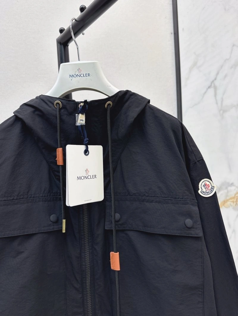 Premium Moncler Outwear 139610